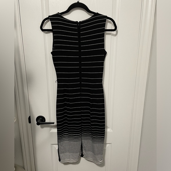Black Calvin Klein sleeveless dress. Size 4 - Picture 2 of 4